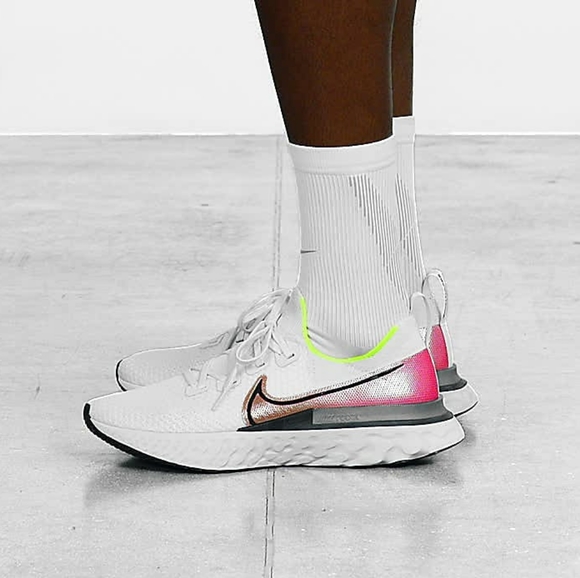 Nike Epic React Infinity Run Flyknit Men's shoes - Picture 6 of 8